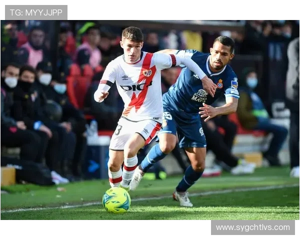 巴列卡诺与拉斯的激烈对决谁能在西甲赛场上笑到最后